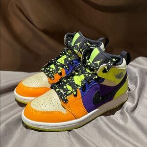 Jordan 1 Mid SE "Volt/Black/Vivid Orange" Preschool Kids' Shoe- 1Y